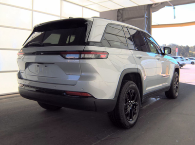 2025 Jeep Grand Cherokee Altitude 4x4