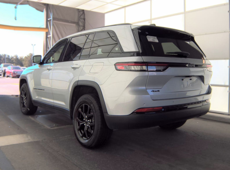 2025 Jeep Grand Cherokee Altitude 4x4