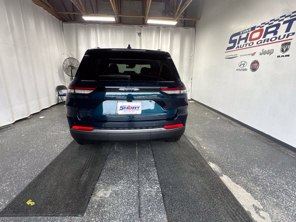 2027 Jeep Grand Cherokee GRAND CHEROKEE LIMITED 4X4