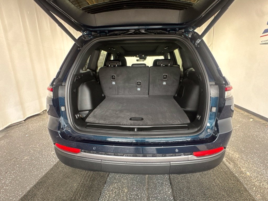 2027 Jeep Grand Cherokee GRAND CHEROKEE LIMITED 4X4