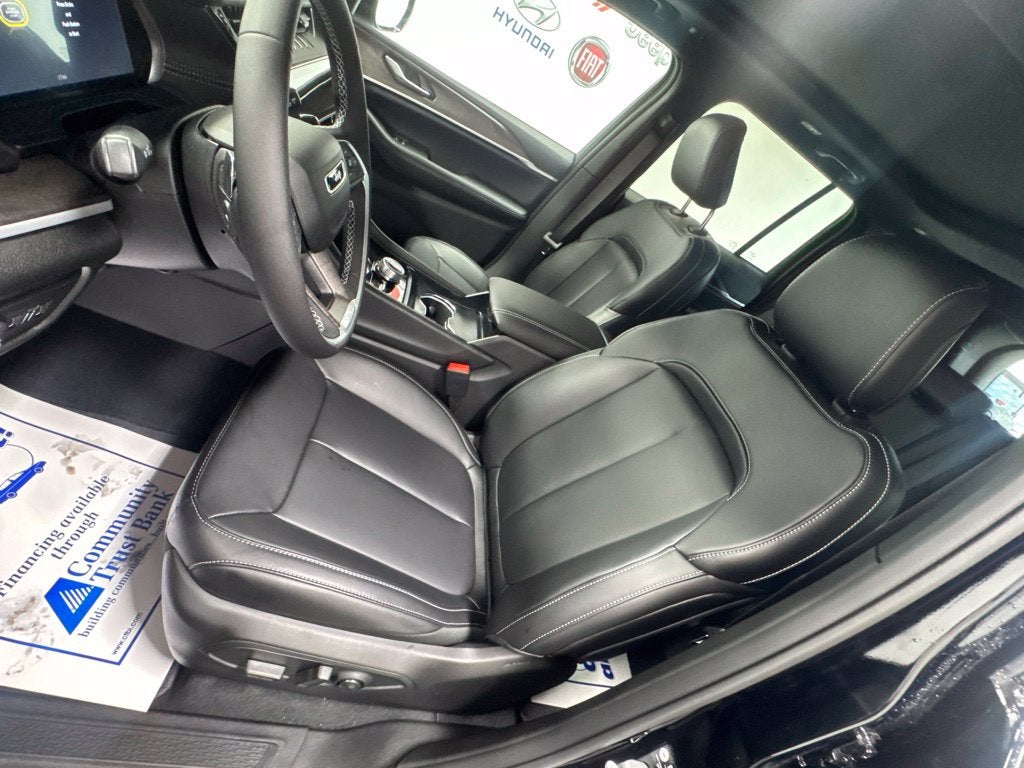 2027 Jeep Grand Cherokee GRAND CHEROKEE LIMITED 4X4