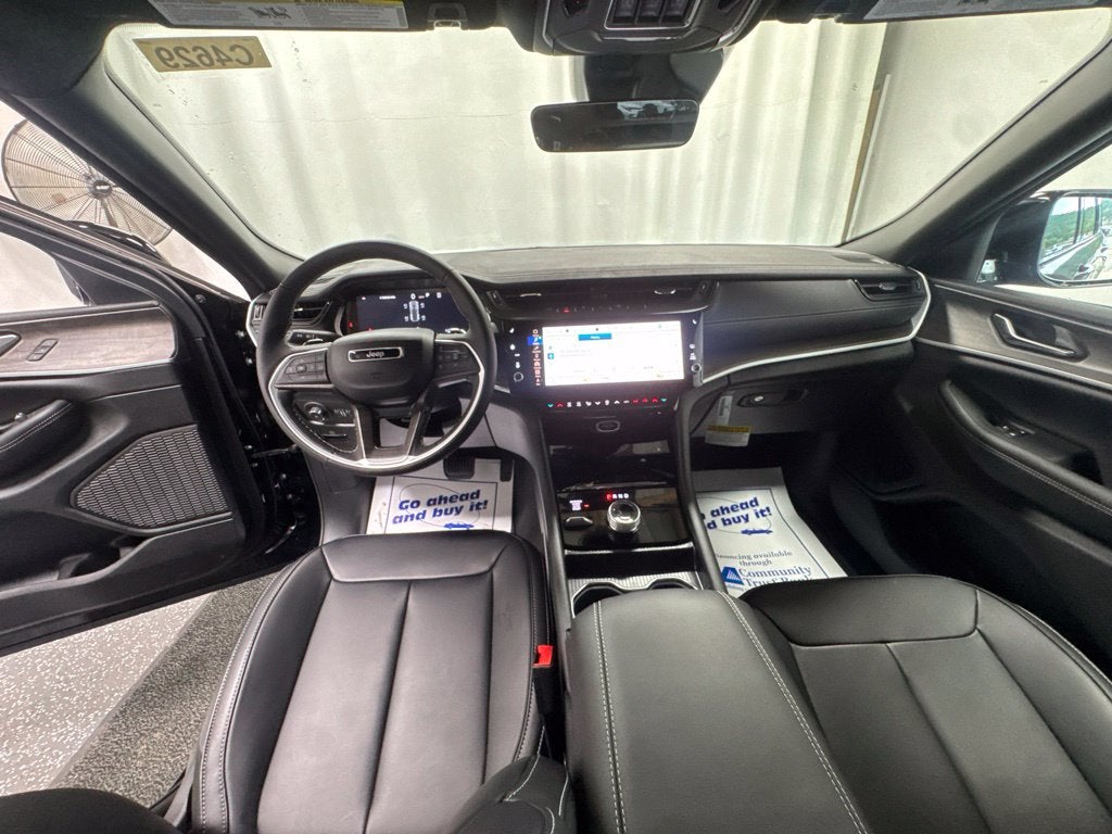 2027 Jeep Grand Cherokee GRAND CHEROKEE LIMITED 4X4