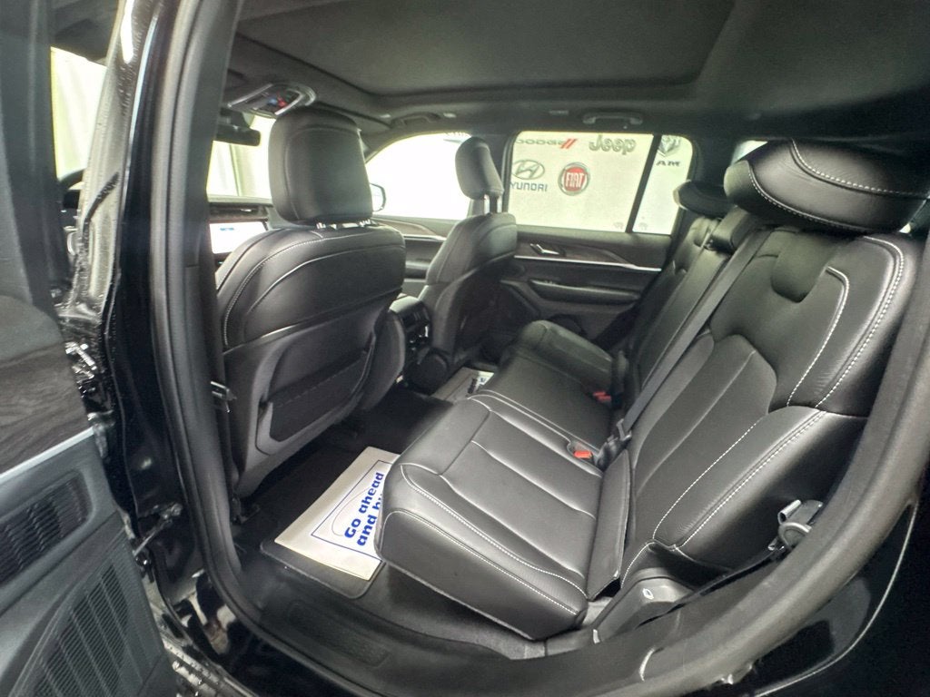 2027 Jeep Grand Cherokee GRAND CHEROKEE LIMITED 4X4