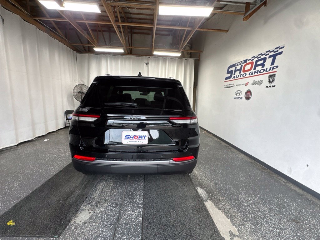 2027 Jeep Grand Cherokee GRAND CHEROKEE LIMITED 4X4