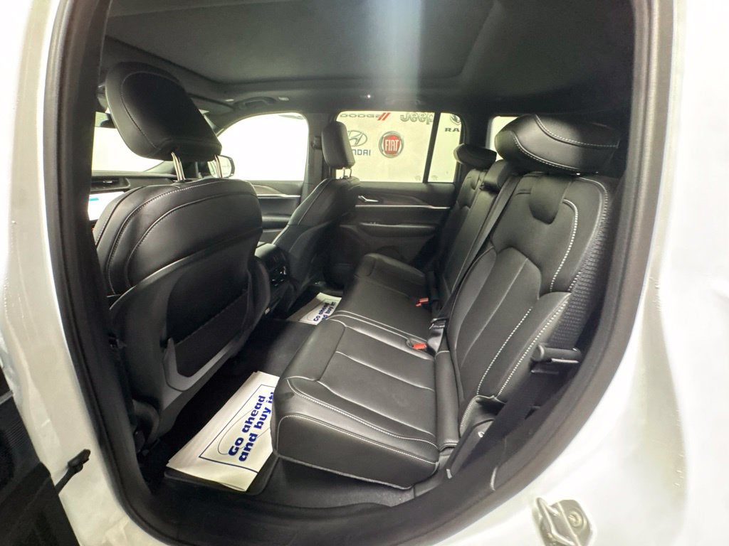 2027 Jeep Grand Cherokee GRAND CHEROKEE LIMITED 4X4