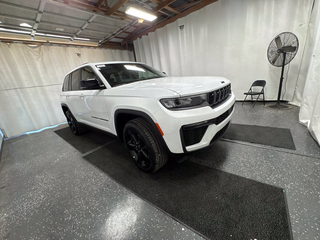 2027 Jeep Grand Cherokee GRAND CHEROKEE LIMITED 4X4