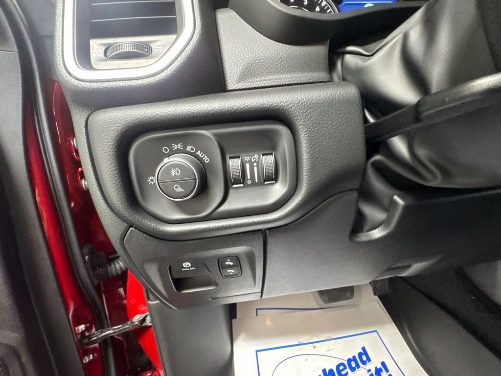 2027 RAM Ram 1500 RAM 1500 BIG HORN CREW CAB 4X4 5'7' BOX