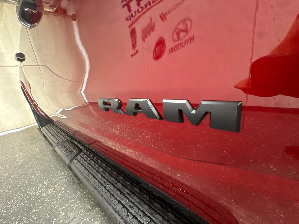 2027 RAM Ram 1500 RAM 1500 BIG HORN CREW CAB 4X4 5'7' BOX
