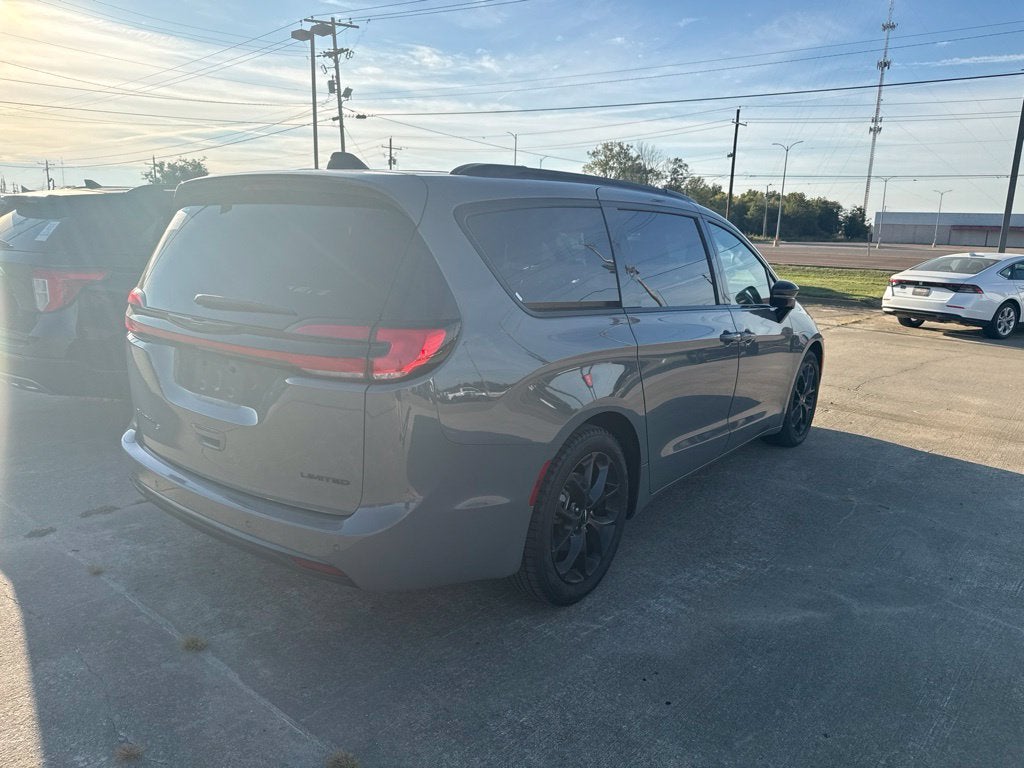 2025 Chrysler Pacifica Limited