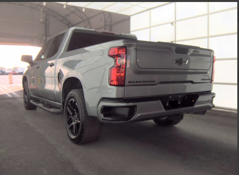 2026 Chevrolet Silverado 1500 2WD Crew Cab Short Bed Custom