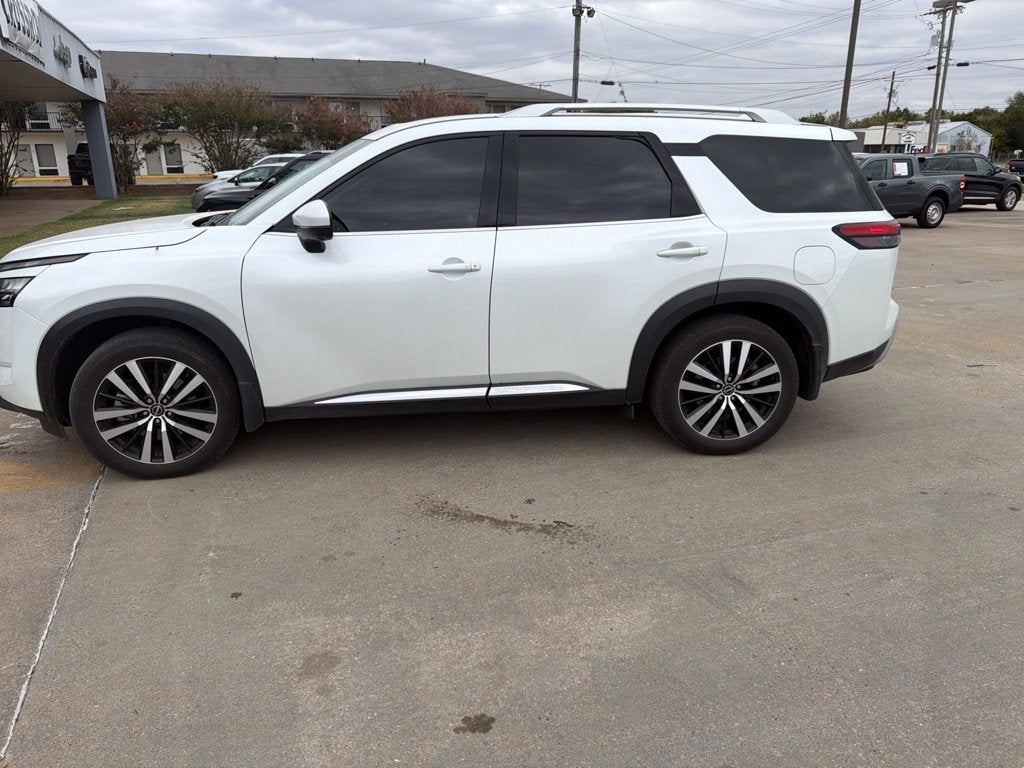 2025 Nissan Pathfinder Platinum FWD