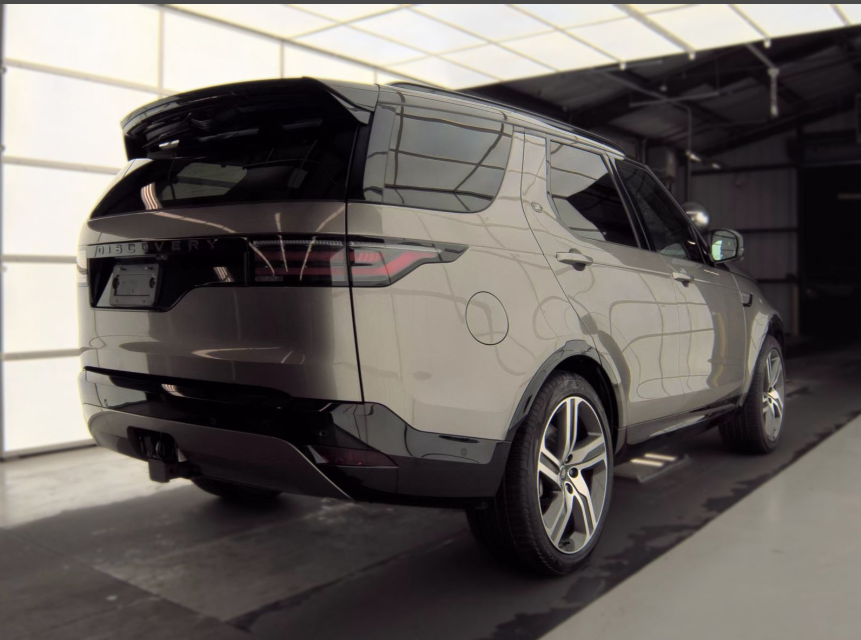 2024 Land Rover Discovery P360 Dynamic SE