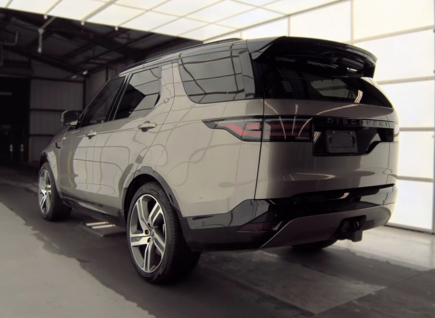 2024 Land Rover Discovery P360 Dynamic SE